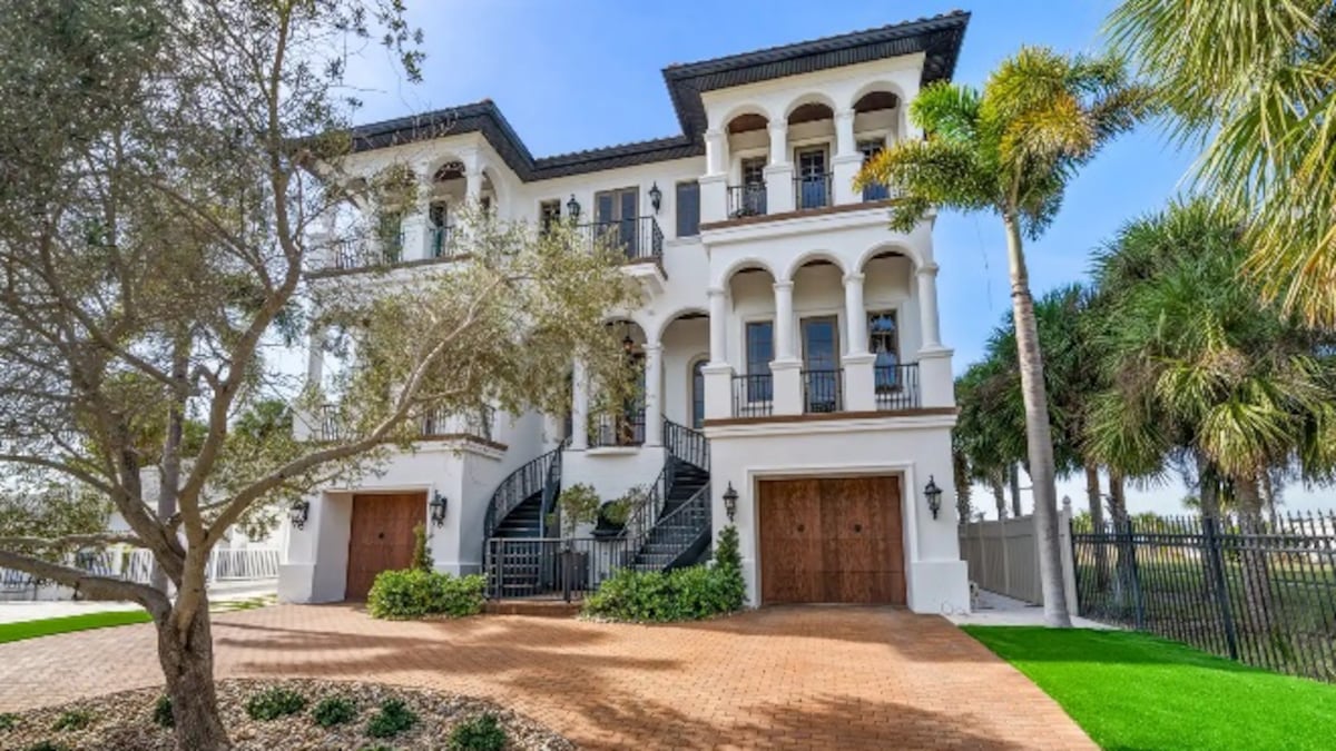 Hulk Hogan’s Clearwater mansion just sold. His daughter isn’t pleased