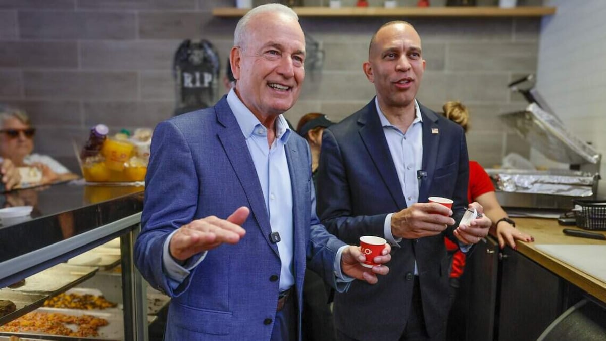 Jeffries and Rodriguez Visit Pinecrest Bakery, Drawing Political Backlash
