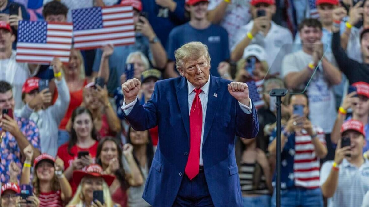 DeSantis Presents Trump With Provocative Commemorative Coin During Fort Myers Visit