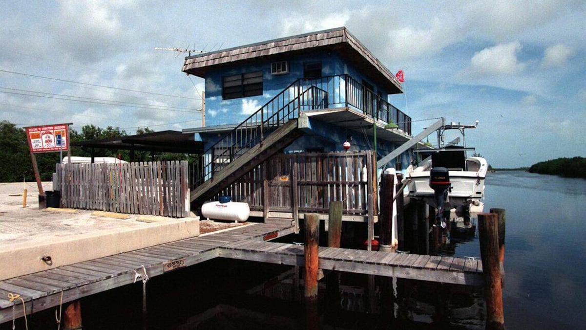 Landmark Florida Keys waterfront bar selling for $4.9M — conch fritter ...