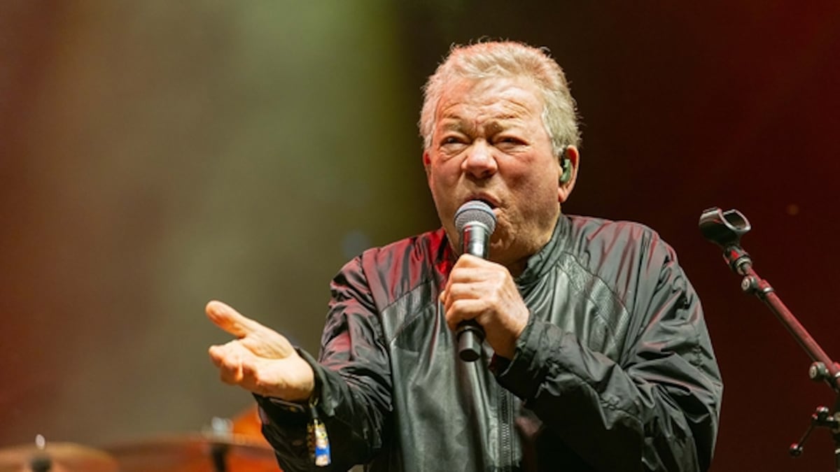 William Shatner to play heavy metal concert at a St. Petersburg bar