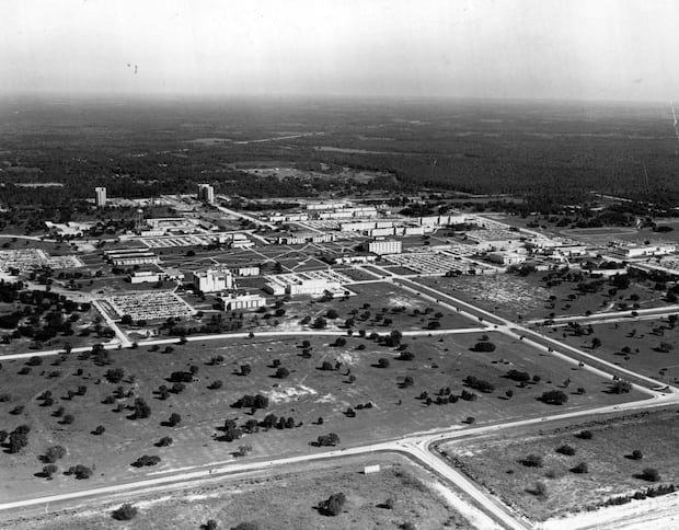 An aerial view shows the University of South Florida's Tampa campus in 1987. That year, the USF Foundation agreed that any future investments would have no business ties to South Africa. 